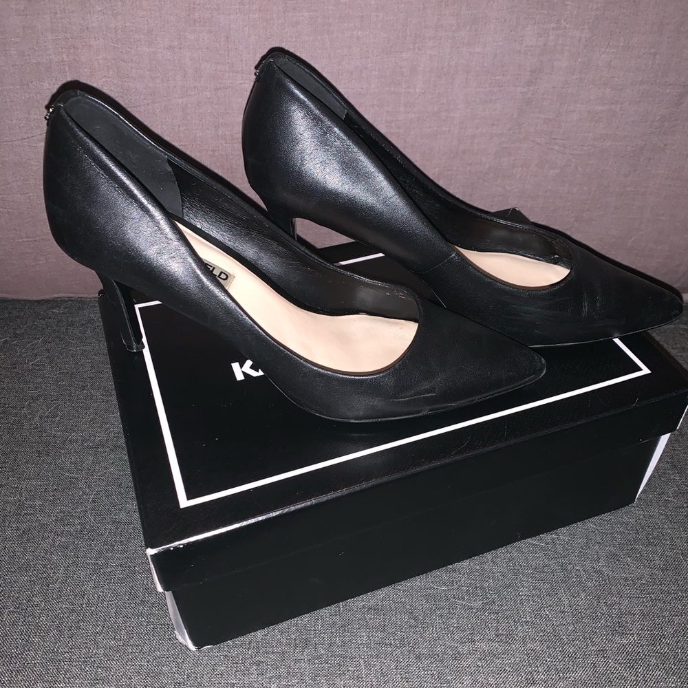 Karl Lagerfeld black pumps